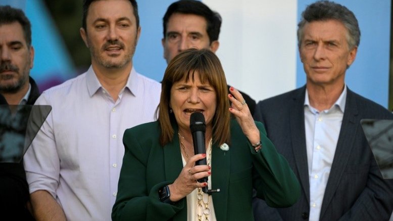 Bullrich conclui campanha na Argentina e promete acabar com 'corrupção kirchnerista'
