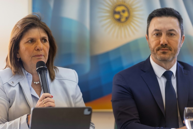 Bullrich apoiará 'mudança' que Milei representa no segundo turno na Argentina
