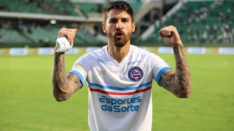 Everaldo fez 3 dos 6 gols do Bahia contra o Goiás