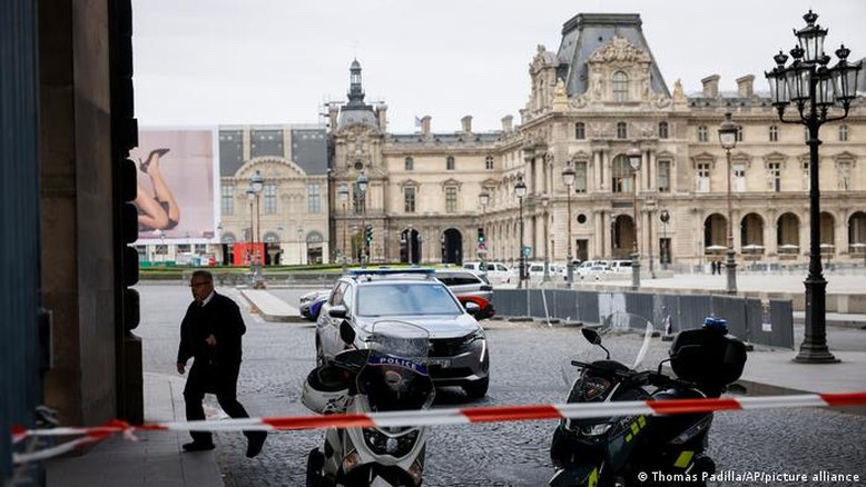 Museu do Louvre e Palácio de Versalhes evacuados após ameaças de bomba