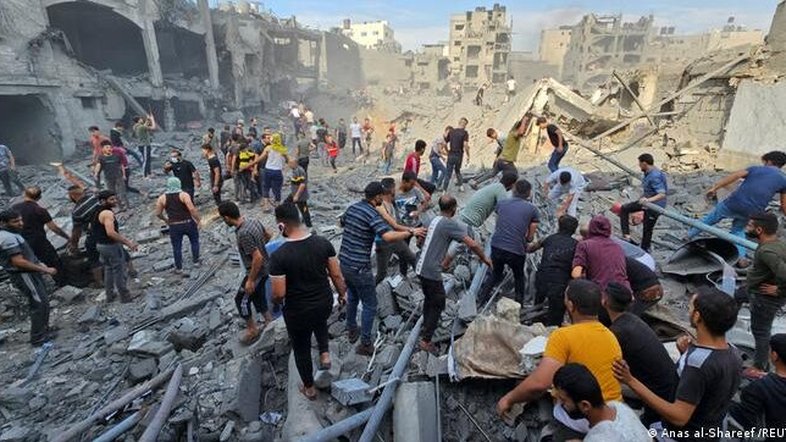 Ataque atinge região de campo de refugiados em Gaza