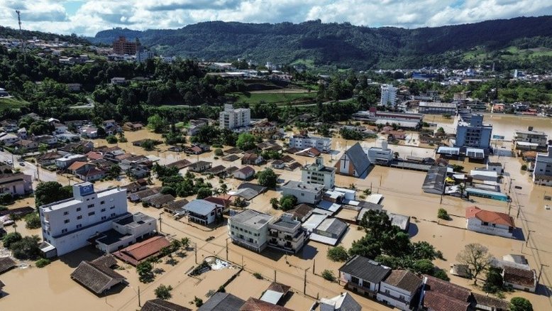 Força-tarefa combate efeitos das chuvas em Santa Catarina