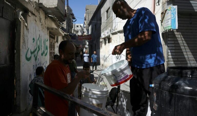 Ajuda humanitária começa a entrar na Faixa de Gaza