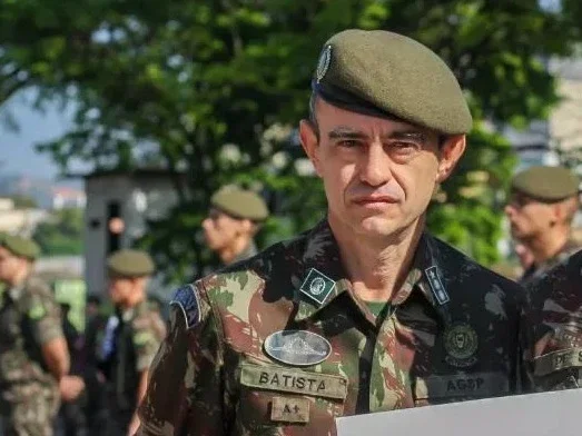 Furto de metralhadoras do Exército: coronel exonerado seguirá na ativa
