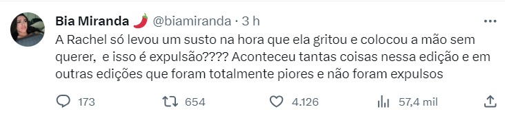 Tuítes de Bia Miranda