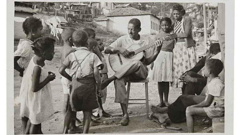 Cartola em foto para o Diário da Noite, RJ, 1957. Autoria não identificada.