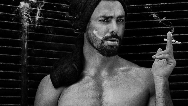 Cauã Reymond sensualiza em nova foto nas redes sociais; veja