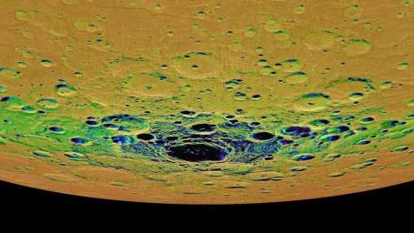 Esta imagem retrata uma projeção ortográfica da região Polar Sul do planeta Mercúrio, colorida por um mapa de iluminação. O mapa de iluminação, criado a partir de imagens repetidas, é colorido com base na porcentagem de tempo que uma determinada área fica iluminada pelo Sol. As áreas que aparecem em preto no mapa são regiões de sombra permanente. A maior região permanentemente sombreada, perto do centro da imagem, fica no interior da cratera Chao Meng-Fu, um local com evidencias de abrigar quantidades consideráveis ​​de água gelada