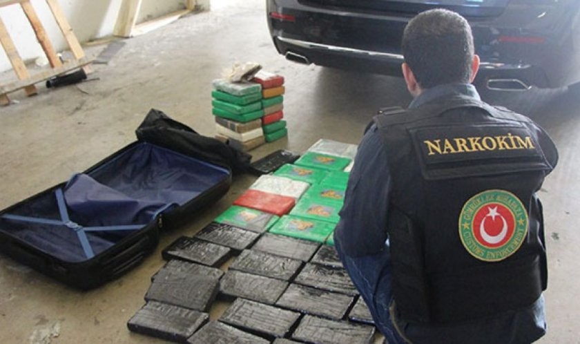Automóvel da Embaixada do Brasil na Bulgária é achado com 55 kg de cocaína
