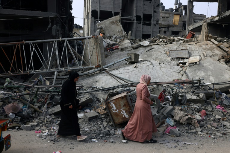 Gaza recebe o maior carregamento de ajuda até o momento, com mortes chegando a 8.000
