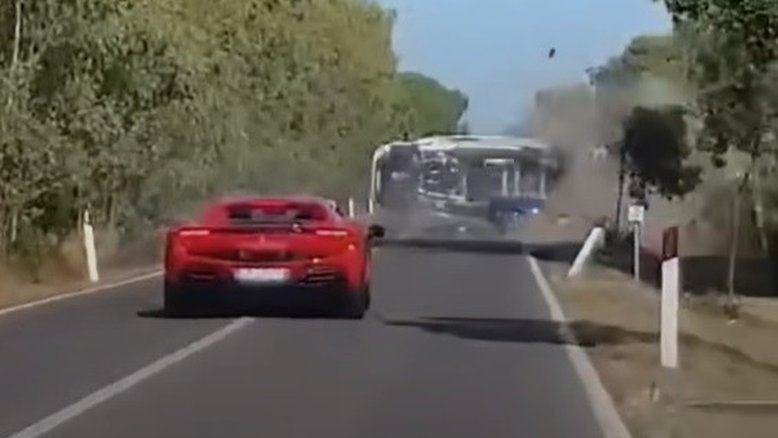 Vídeo: passeio de Ferrari e Lamborghini termina em acidente com 2 mortos na Sardenha
