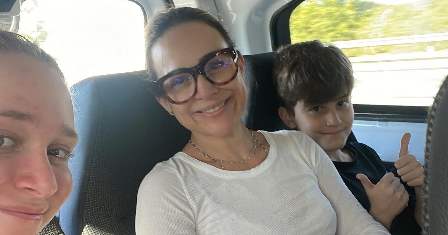 Gabriela Duarte viajando com os filhos em Israel