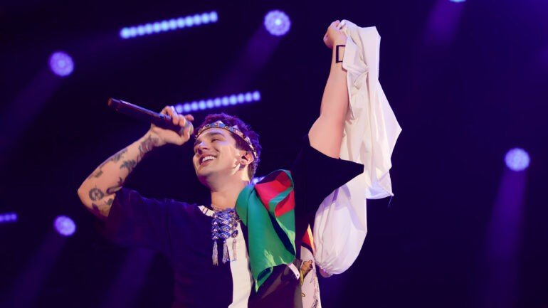 Luan Santana durante show no Beira-Rio, em Porto Alegre