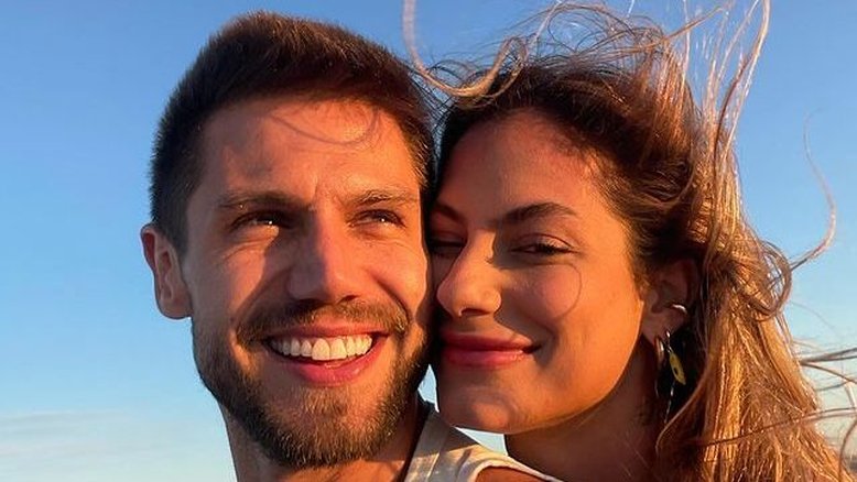 Mari Gonzalez e Jonas comentam suposto fim de noivado