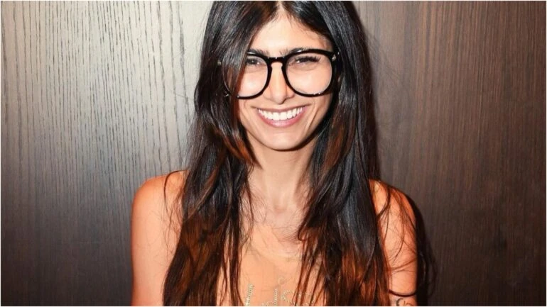 Mia Khalifa diz ser monogâmica e lamenta passado como atriz pornô: 