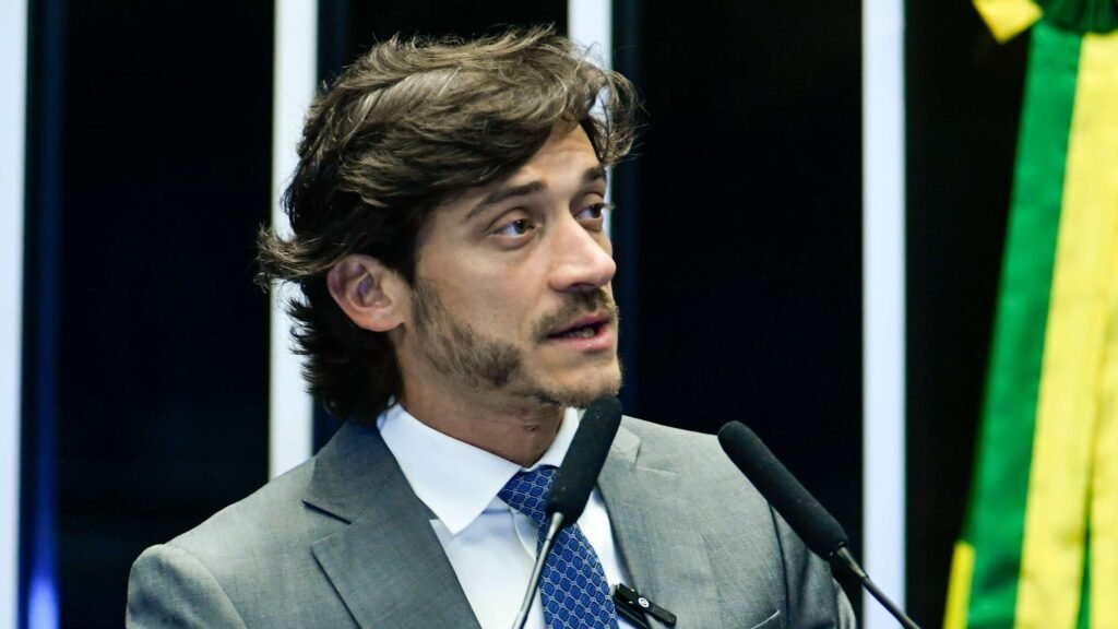 Gestante contratada por tempo indeterminado tem direito a licença maternidade, determina o STF 2 O advogado e especialista em Direito Constitucional Vicente Braga