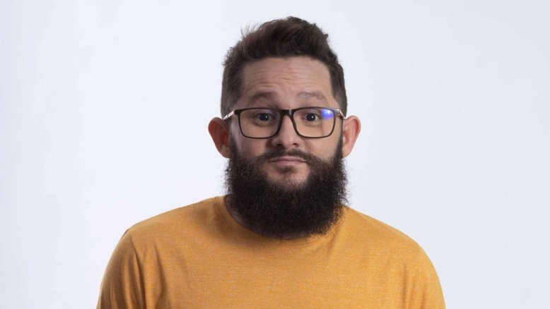 O humorista maranhense Edelson Ribeiro, popularmente conhecido como _Sobrevivente_