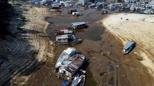 No Amazonas, Rio Negro bate nível recorde de seca ao atingir 13,59 metros