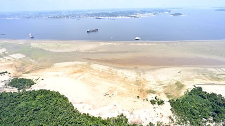 Com seca no Amazonas, navios deixam de levar cargas a Manaus e fábricas podem parar