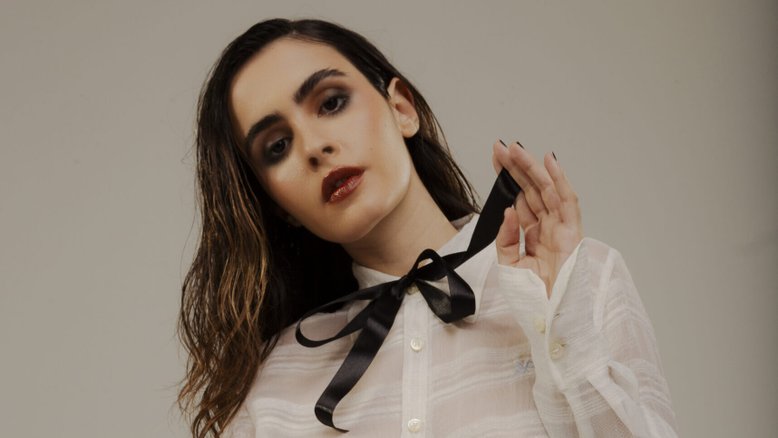 Valentina Herszage celebra parceria com Débora Secco e 'vilã descompensada' no remake de 'Elas por Elas'