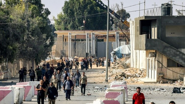 Grupo de brasileiros aguarda na fronteira com o Egito após autorização para deixar Gaza