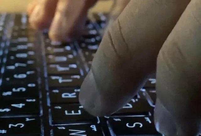 Falsos nudes de IA estão crescendo e arruinando a vida de adolescentes