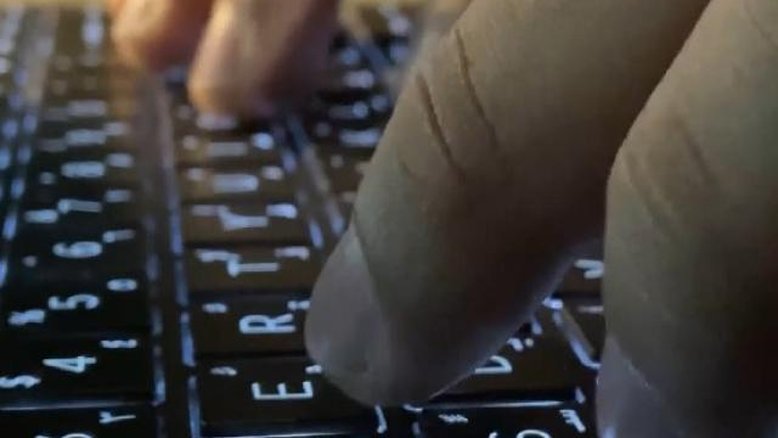 Falsos nudes de IA estão crescendo e arruinando a vida de adolescentes