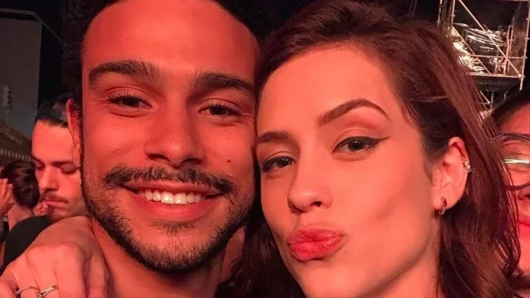 Sophia Abrahão celebra 9 anos de relacionamento com Sérgio Malheiros: 