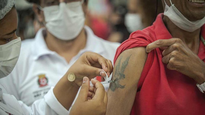 Fabricante dará prioridade da vacina contra dengue ao SUS