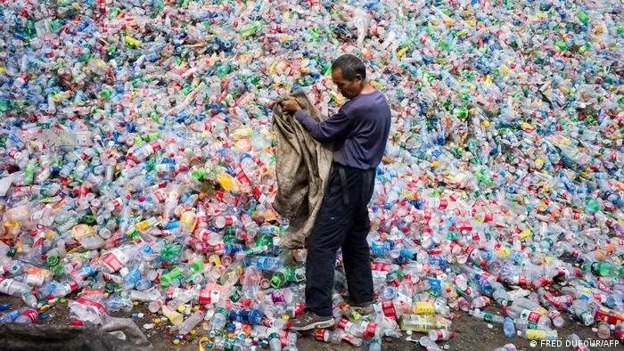 UE vai deixar de enviar lixo plástico a países pobres