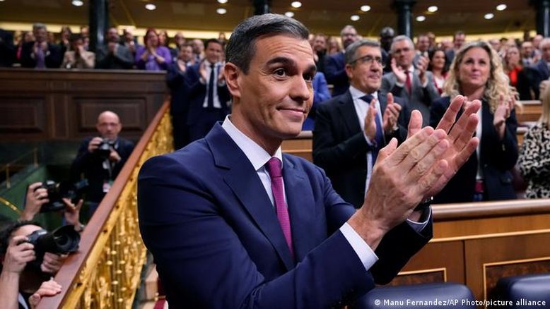 Pedro Sánchez é reeleito primeiro-ministro da Espanha