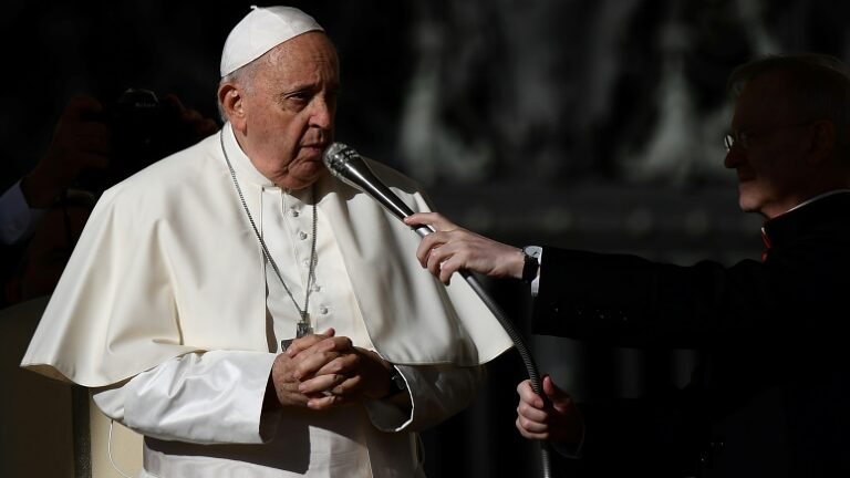 Papa Francisco diz que 'o prazer sexual é um presente de Deus’, mas condena a pornografia