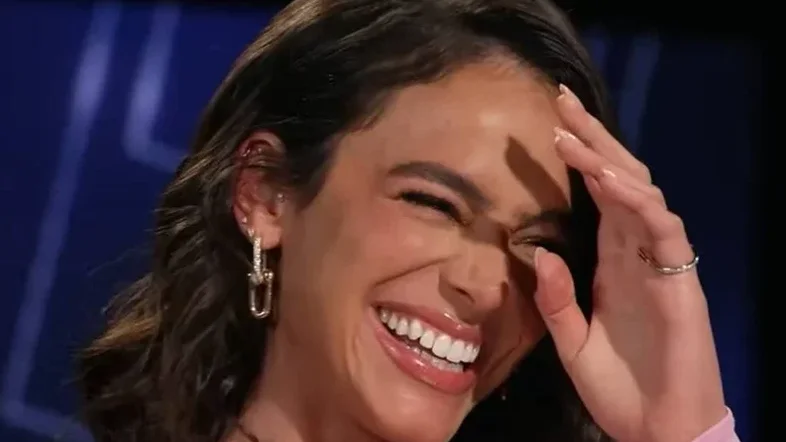 Vídeo: Bruna Marquezine é recebida com gritos de 'livramento' em show de Taylor Swift