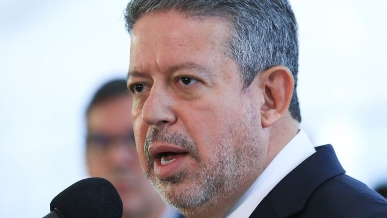 Lira compra cavalo de R$ 200 mil em leilão de Wesley Safadão