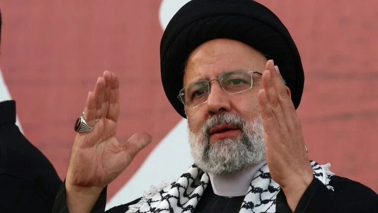 Helicóptero do presidente iraniano sofre 