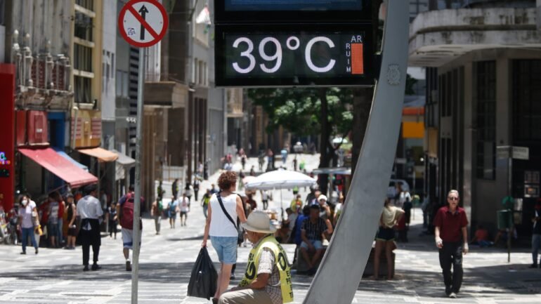 Nova onda de calor em pleno outono pode ter temperatura 5ºC acima da média