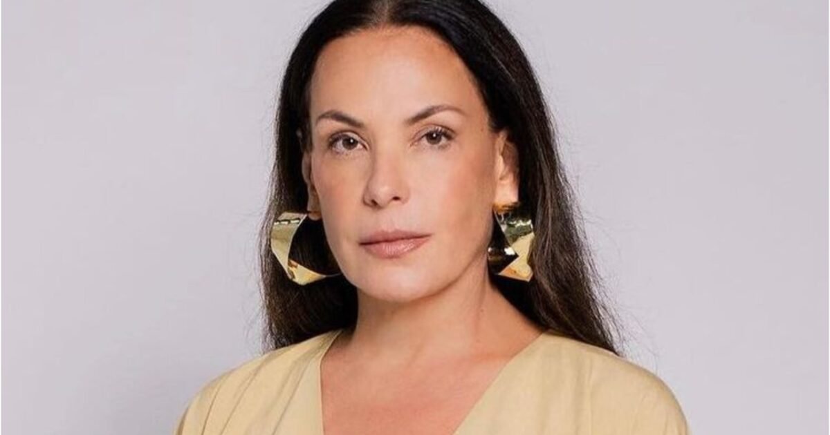 Carolina Ferraz fala pela 1ª vez após saída do ‘Domingo Espetacular’: ‘Recomeçar’