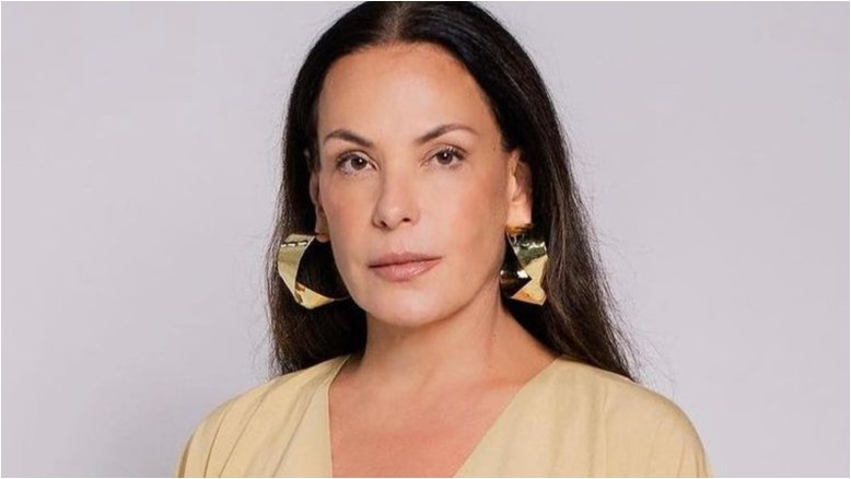 Carolina Ferraz rebate críticas sobre emagrecimento: 'Me achando maravilhosa'