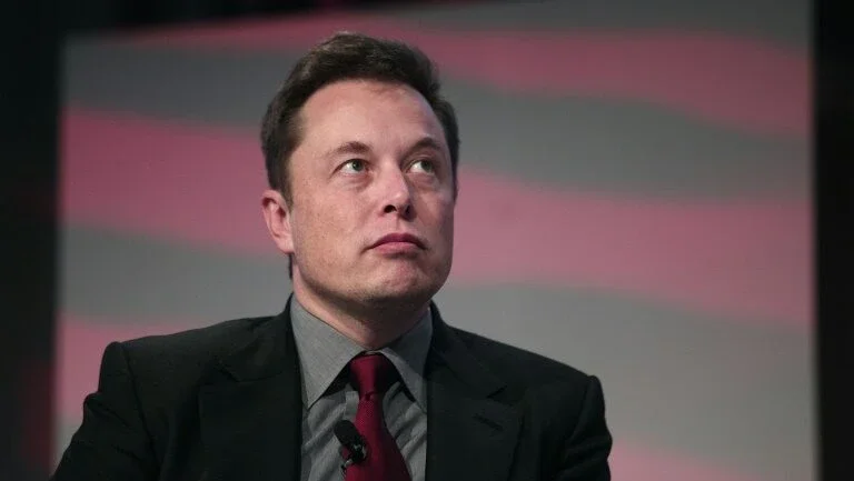 Entrevista inflamada: Elon Musk xinga anunciantes que deixaram o X