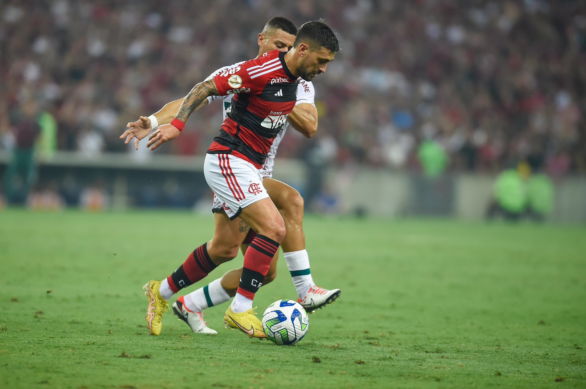 Palmeiras sai na frente, mas cede empate ao Flamengo