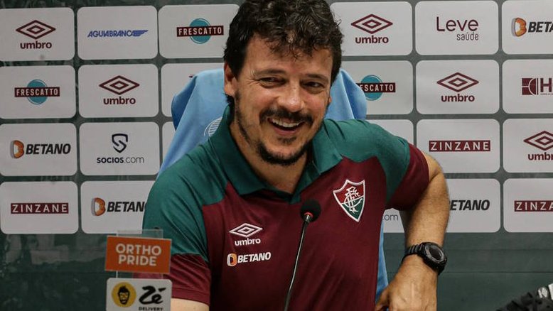 Fernando Diniz renova com o Fluminense até o fim de 2025: 'Totalmente honrado'