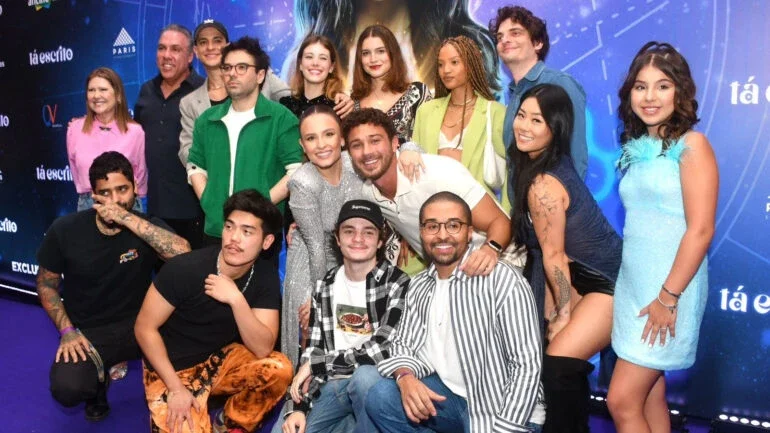 Na última segunda-feira, 27, Larissa Manoela lançou seu novo filme, intitulado “Tá Escrito”