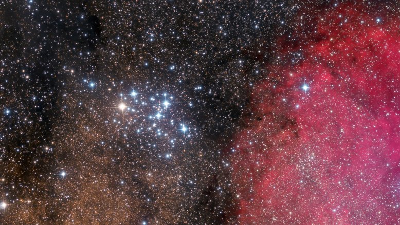 Há quem diga que o contorno do aglomerado aberto de estrelas M6 lembra uma borboleta. M6, também conhecido como NGC 6405, abrange cerca de 20 anos-luz e fica a cerca de 2 mil anos-luz de distância, na Constelação de Escorpião. Tal como outros aglomerados abertos, M6 é composto predominantemente por jovens estrelas azuis, embora a estrela mais brilhante seja quase laranja. Estima-se que M6 tenha cerca de 100 milhões de anos