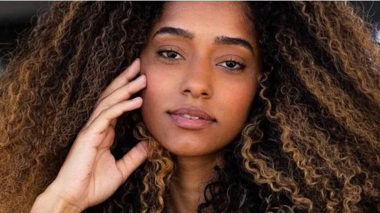 Atriz Isis Freitas morre aos 22 anos; amiga Larissa Manoela lamenta