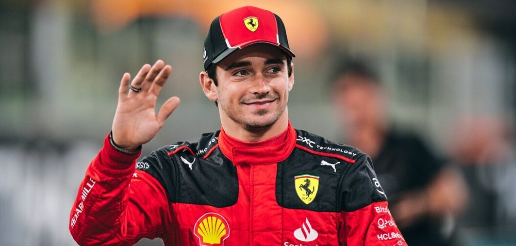 Leclerc revela 'sensação especial ' após pole em Mônaco e Sainz entrega jogo de equipe
