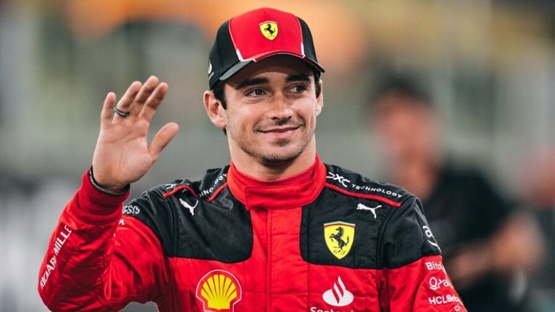 Leclerc revela 'sensação especial ' após pole em Mônaco e Sainz entrega jogo de equipe