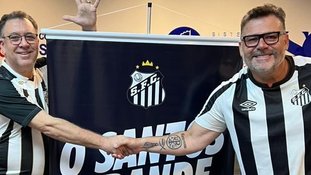 O candidato à presidência do Santos Marcelo Teixeira ao lado do colunista GG