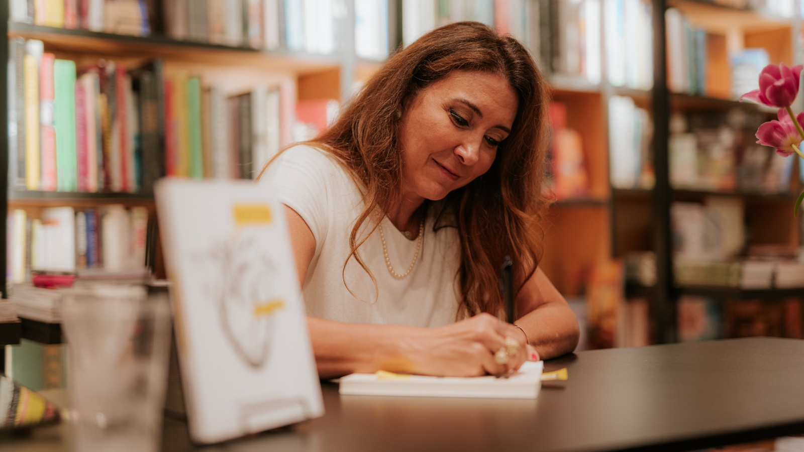 Psicanalista Fabiana Guntovitch lança livro