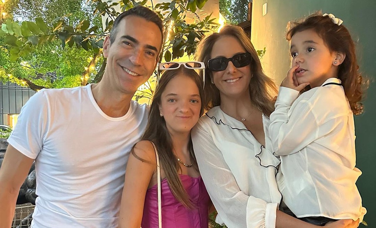 Ticiane Pinheiro confessa vontade de aumentar a família com César Tralli: 'A gente tenta'