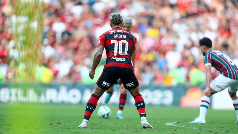 Flamengo e Mercado Livre realizam novas rodadas de cupons nos uniformes para promover a Black Friday